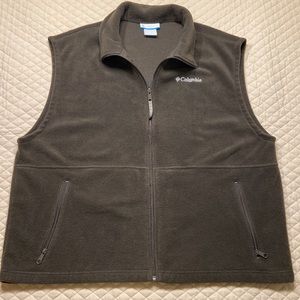 Columbia Men’s Fleece Zip Up Vest. XL. Zippered Pockets. Dark Brown.